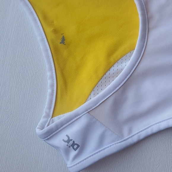 Yellow and White Sleeveless Tank Top with Sporty Design - Picture 2 of 7